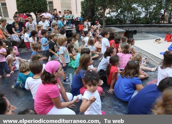 GALERÍA DE FOTOS - ‘Regreso a la ciudad’ saca el espectáculo a las calles de Castellón