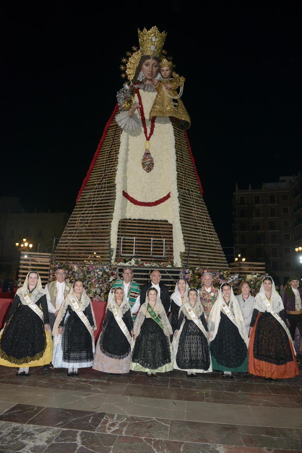 Otro momento en la ofrenda de este martes.