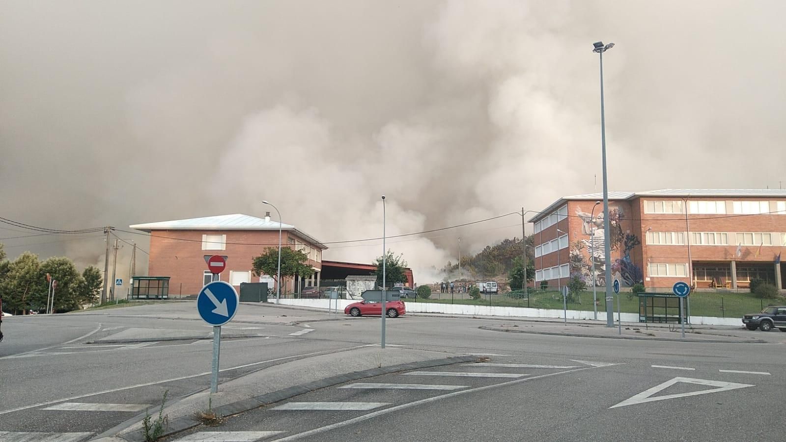 Un incendio calcina 50 hectáreas en Baiona