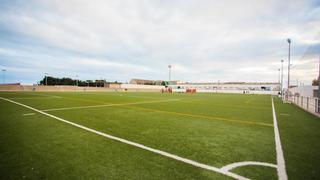 Burriana sustituye las luminarias del campo de fútbol del Llombai