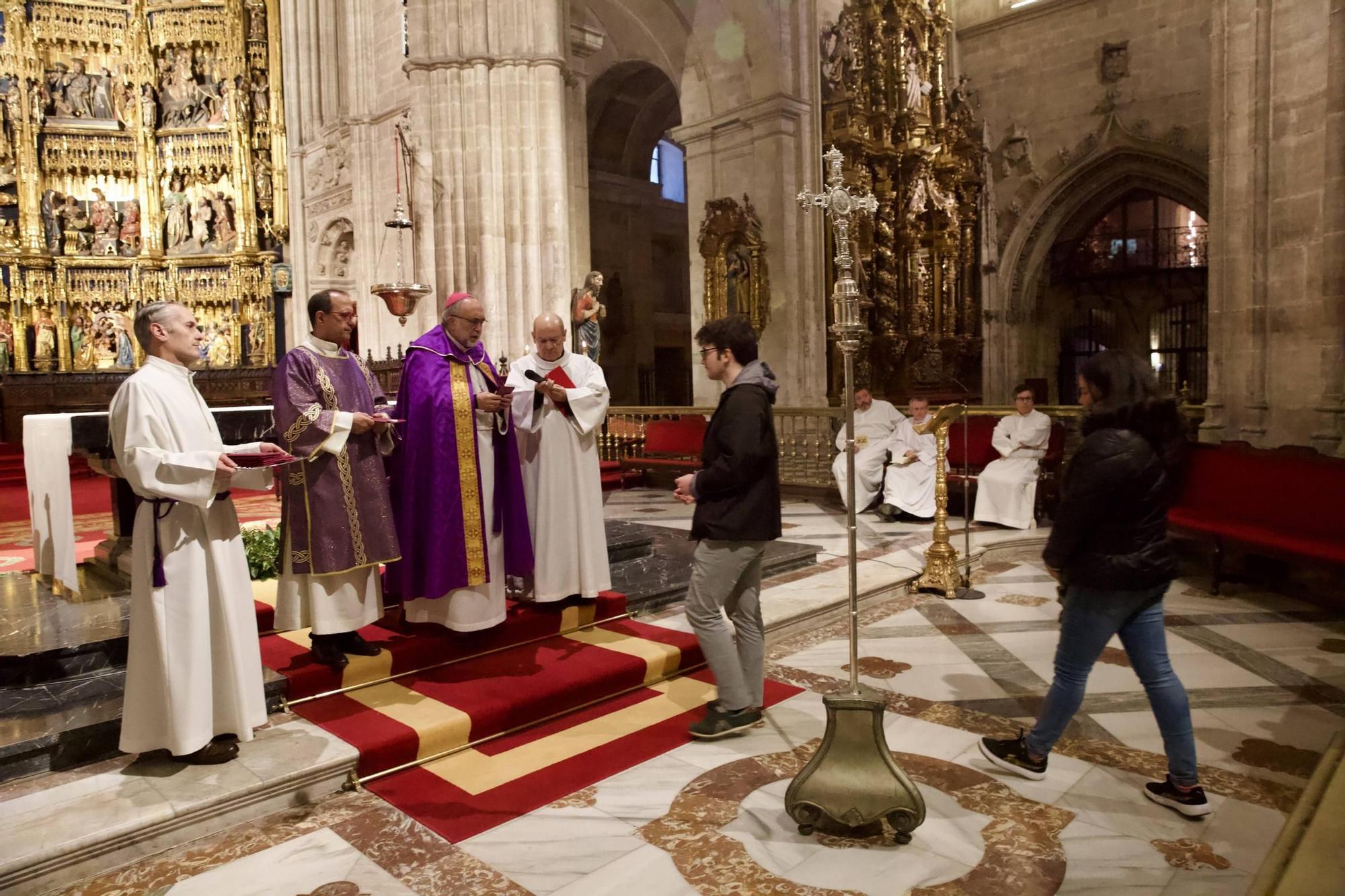 En imágenes: Rito de admisión al catecumenado de adultos en la catedral de Oviedo