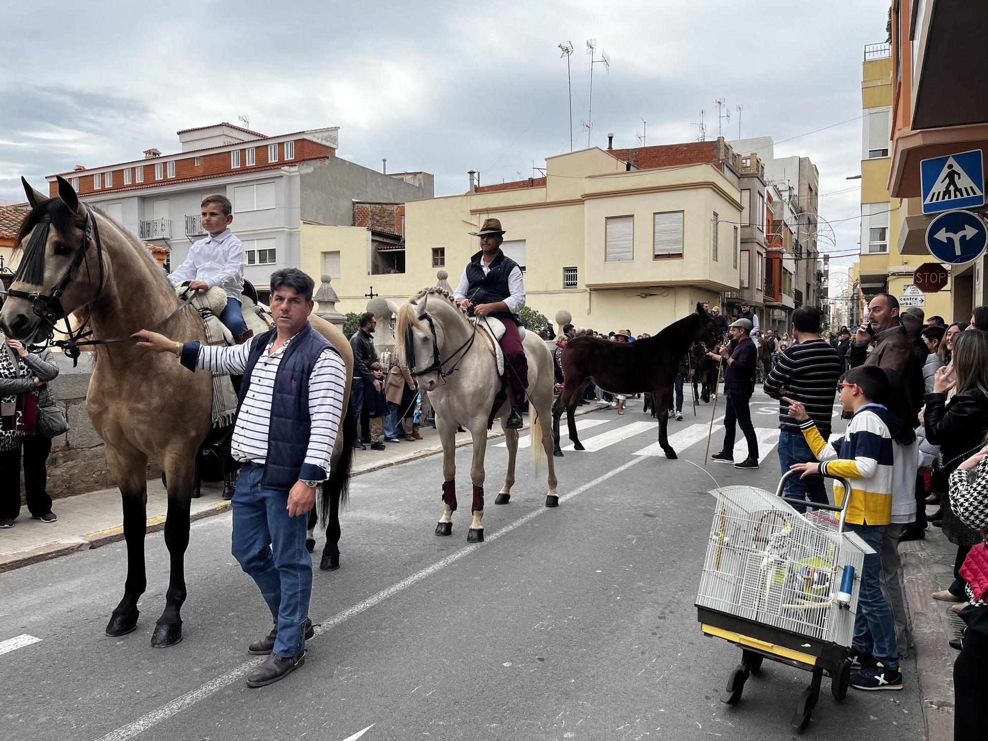 Imágenes del popular pasacalle de Sant Antoni de Nules