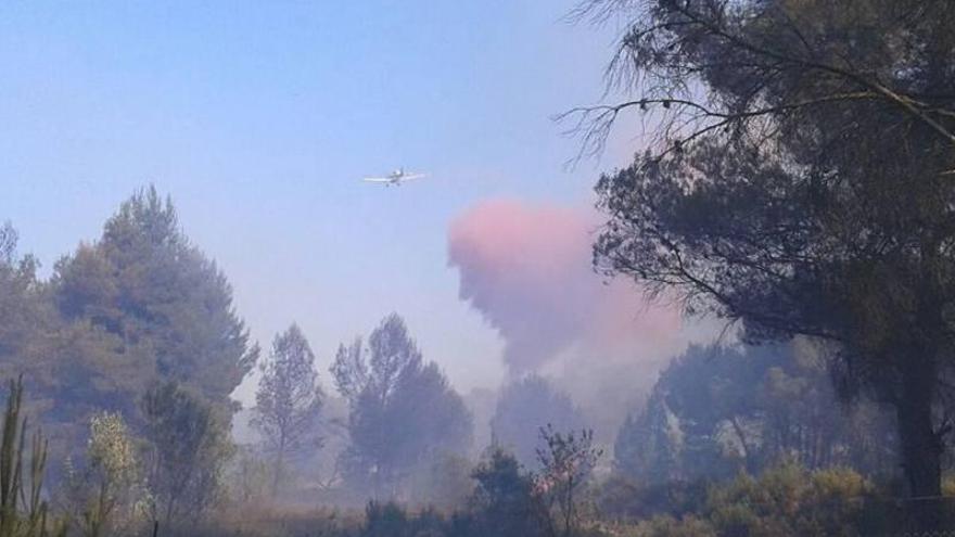 5 de los 6 medios aéreos se retiran del incendio de Benafer