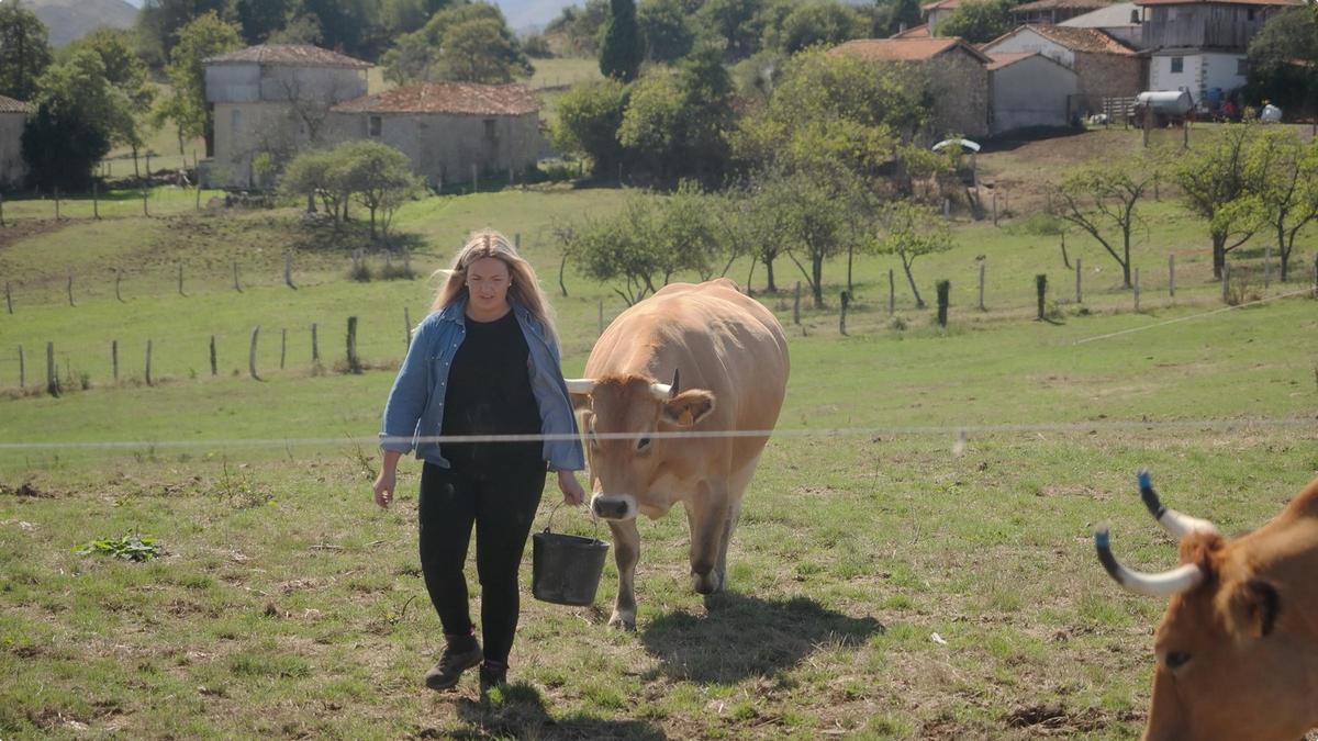 La ganadería de Albina Pedraza está situada en el concejo de Tineo