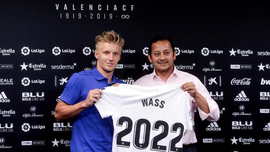 Wass, en su presentación como jugador del Valencia // Efe