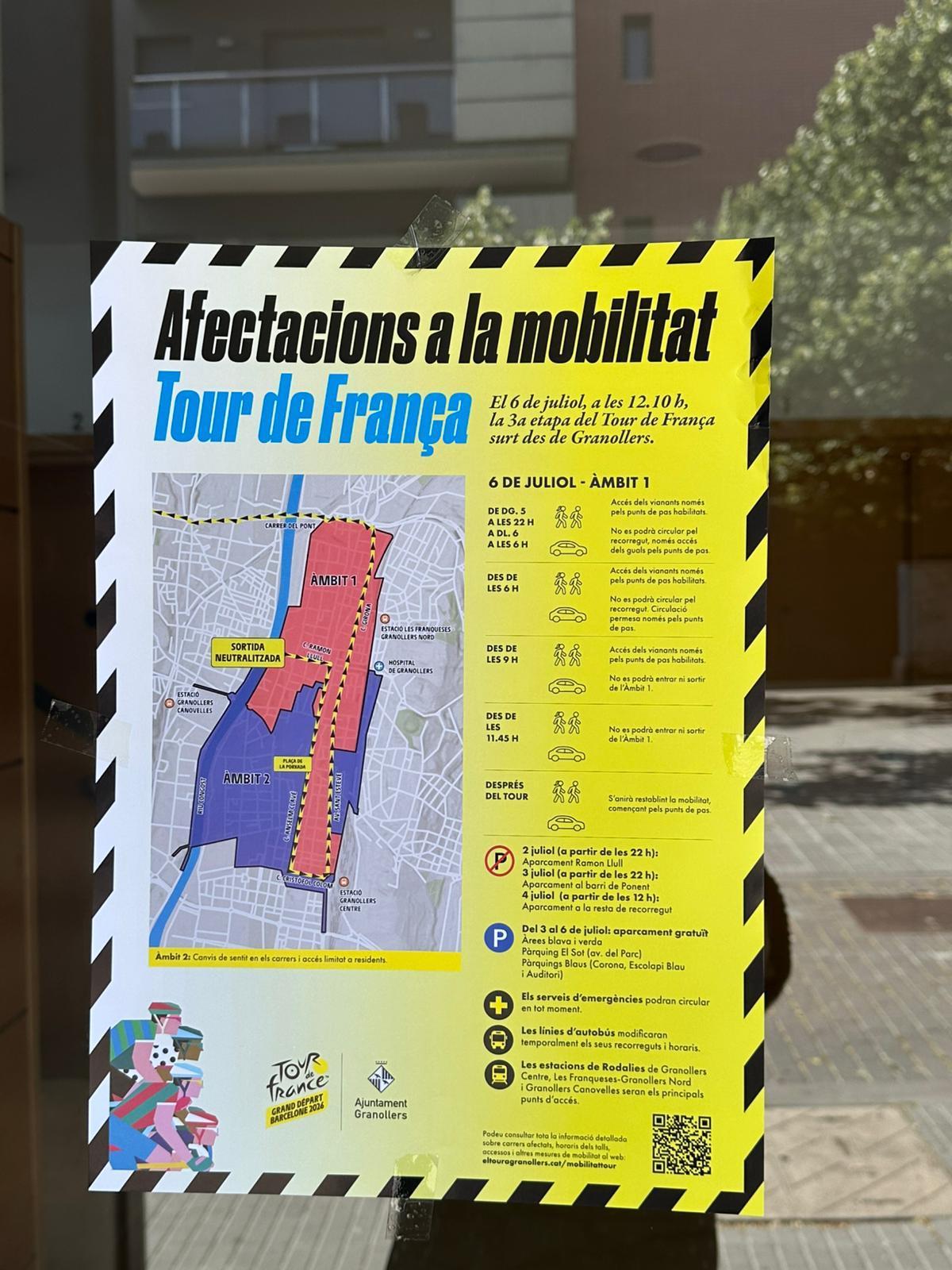 Cartel informativo colocado en los bloques de viviendas de la calle Ramón Llull.