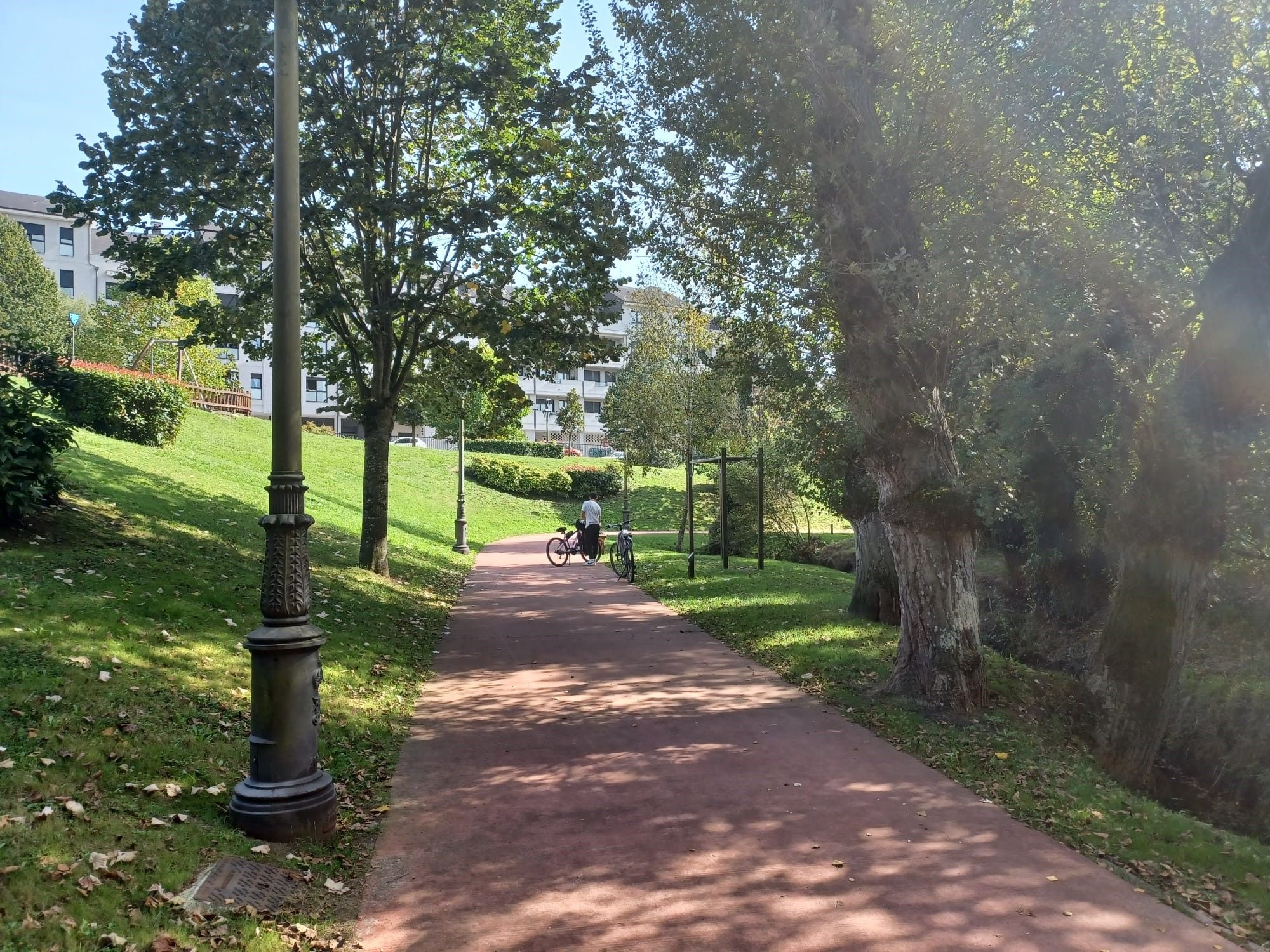 El Parque del Cardenal: así es el gran espacio de Llanera que tiene casi de todo y se dedica a un ilustre religioso de Ferroñes