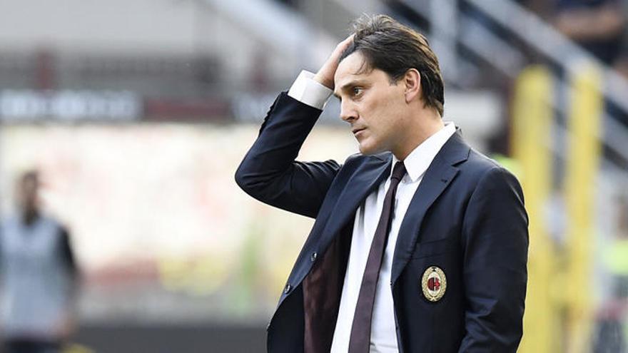 Montella, durante un partido al frente del Milan. // Efe