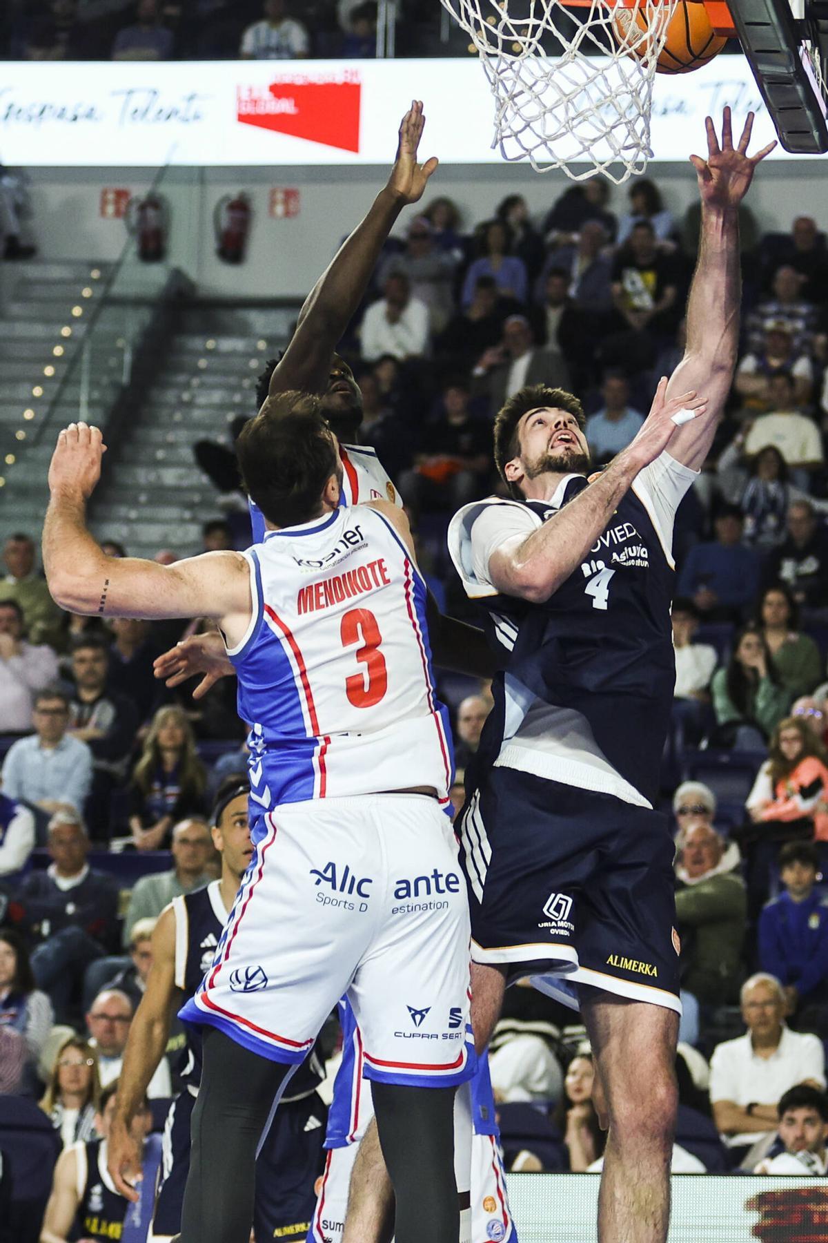 EN IMÁGENES: Los mejores momentos de la séptima victoria del Alimerka Oviedo Baloncesto en el Palacio de los Deportes EN IMÁGENES: Los mejores momentos de la séptima victoria del Alimerka Oviedo Baloncesto en el Palacio de los Deportes
