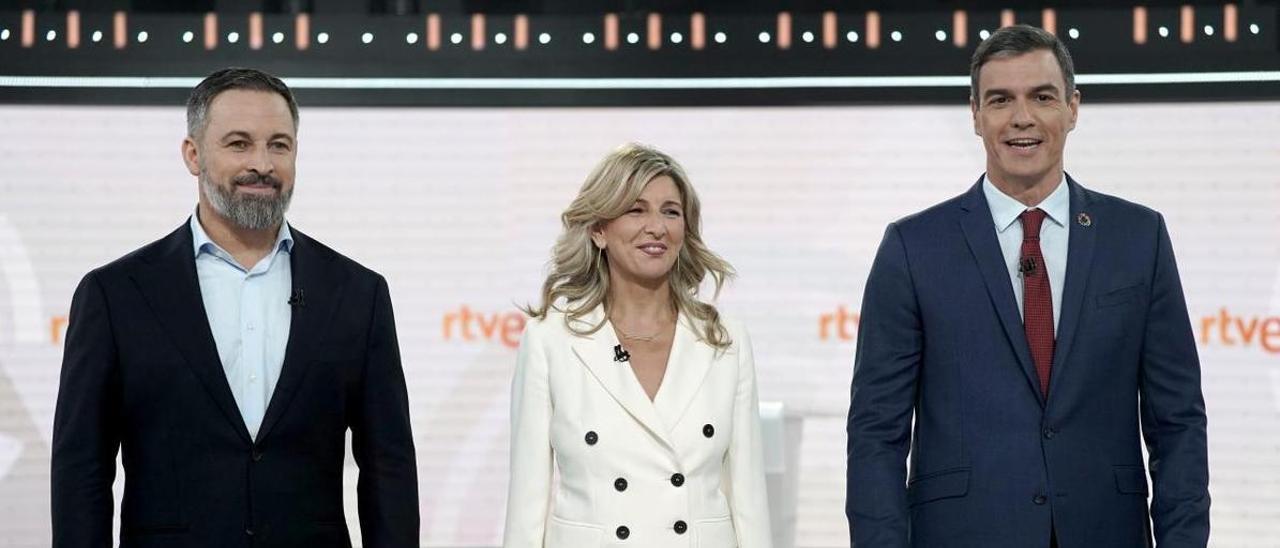 Santiago Abascal, Yolanda Díaz y Pedro Sánchez en el debate electoral a tres.