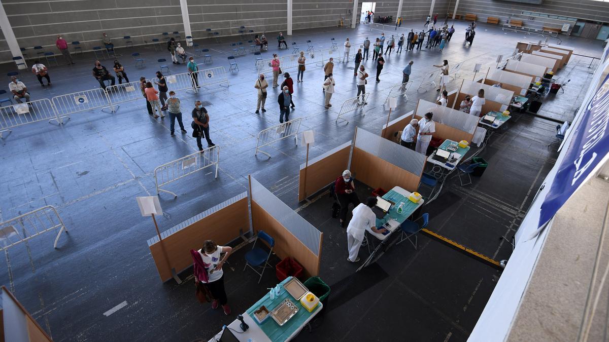 Vacunación masiva contra el COVID en el Recinto Ferial de Pontevedra