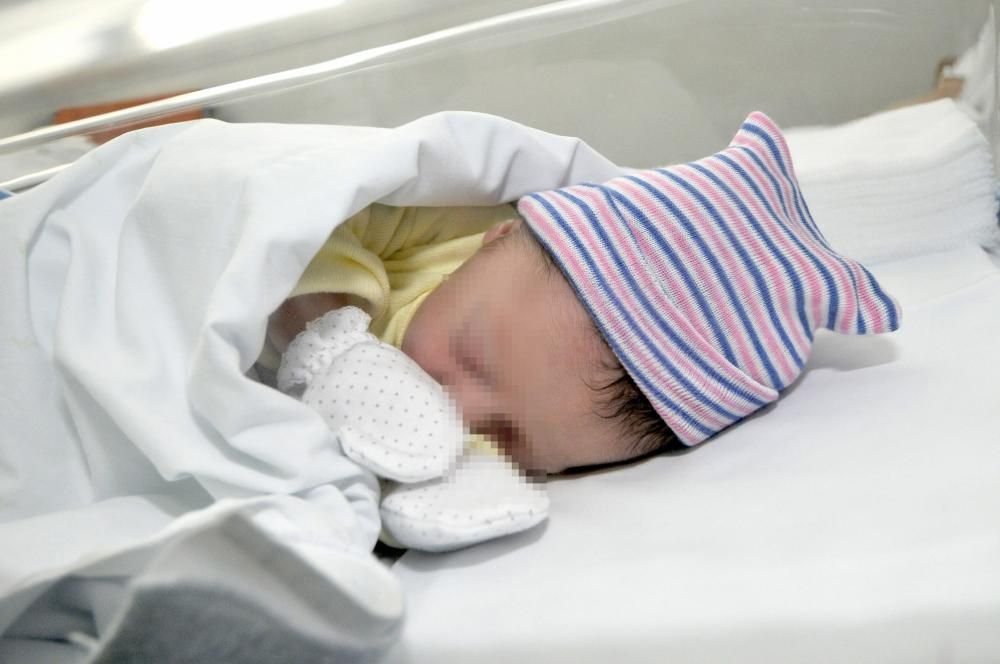 Miguel, primer bebe de 2018 en Mieres