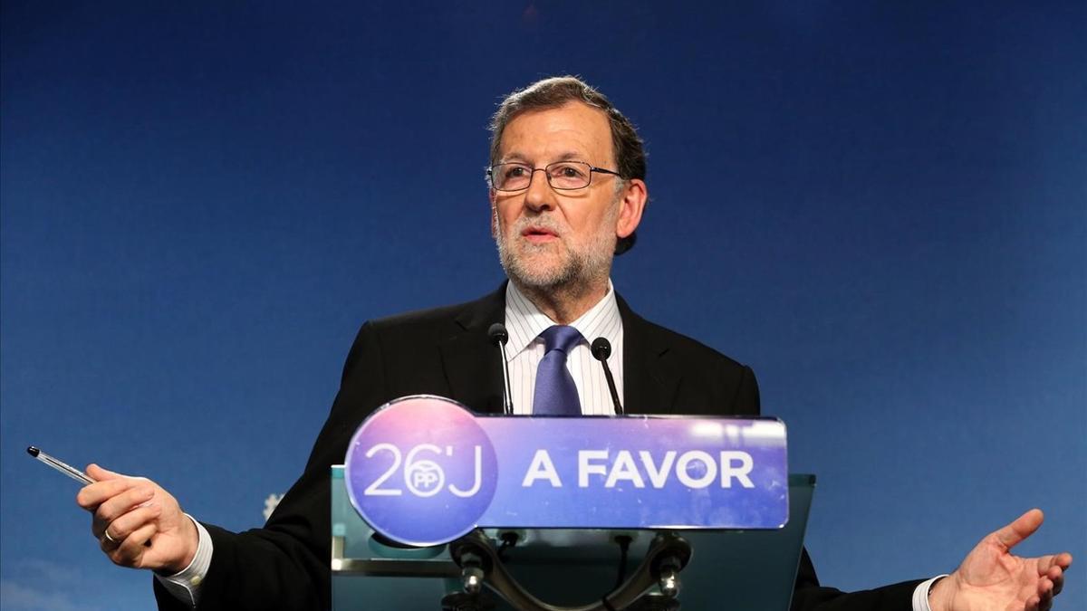 El presidente en funciones y líder del PP, Mariano Rajoy, en la sede de su partido tras una reunión de su Ejecutiva