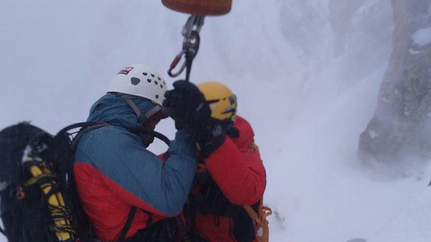 Ferit un alpinista que ha caigut per tota una canal a Montellà i Martinet