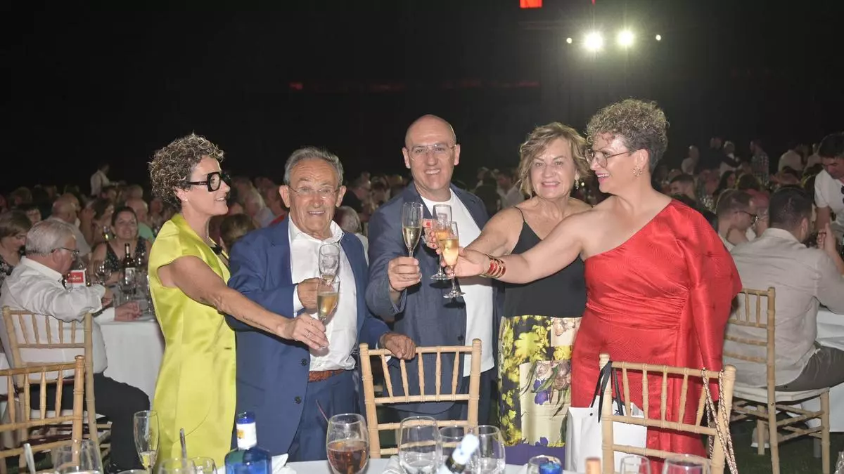Elche rinde un emotivo homenaje a su modélico empresario Juan Perán
