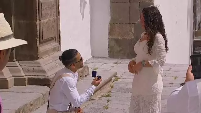 Pedida de mano en Los Indianos: el romántico “sí, quiero” que emocionó al Carnaval de Santa Cruz de La Palma