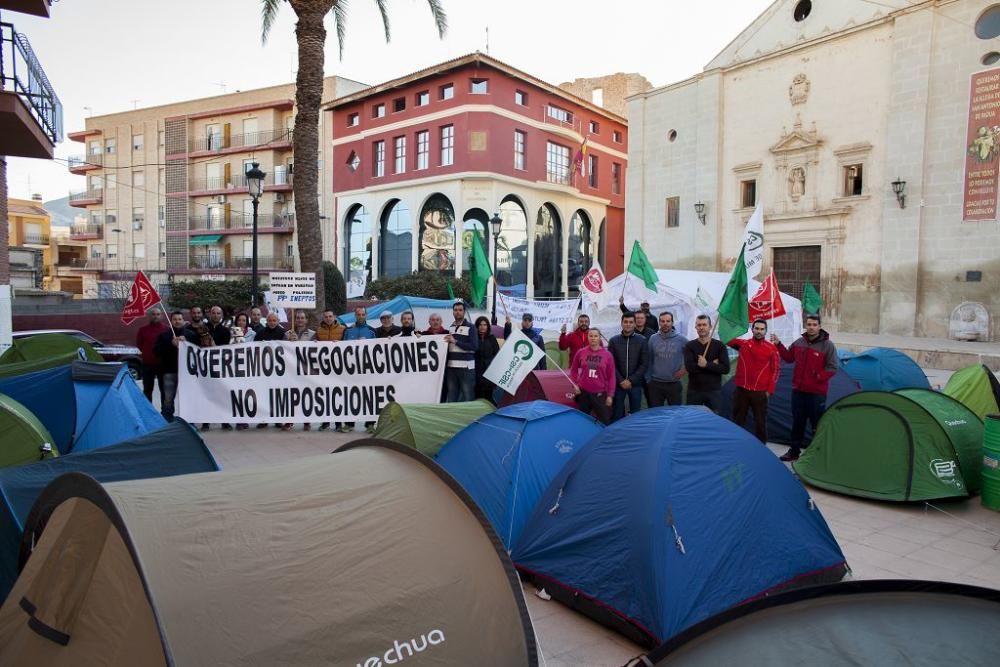 Acampada protesta de la policía local de Mazarrón