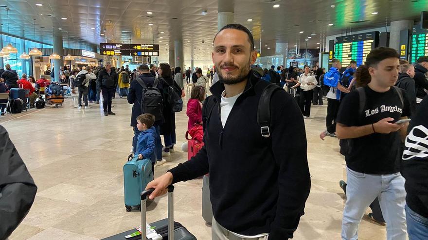 El georgiano a su llegada al Aeropuerto de Manises tras hacer historia con Georgia