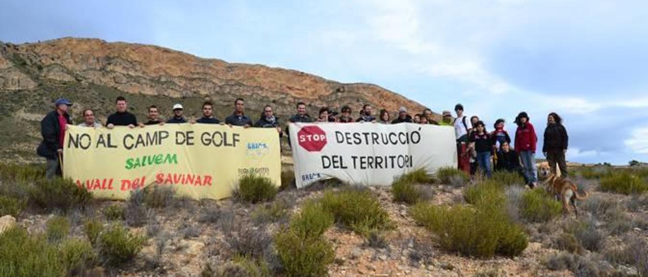 Una de las protestas contra la construcción de un campo de golf en 2011.