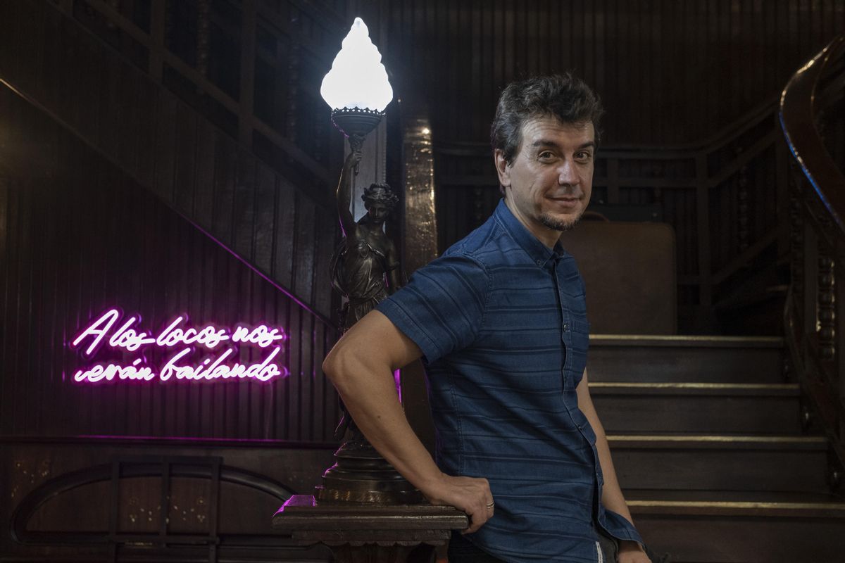 OURENSE ENTREVISTA AL ACTOR JAVIER VEIGA PARA EL SUPLEMENTO ESTELA