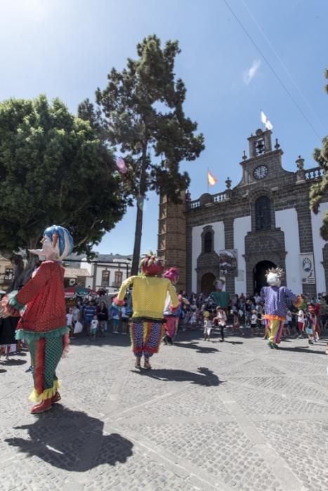 Fiestas del Pino en Teror: Subida de la Bandera en la Basílica