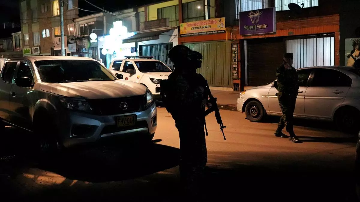El atentado contra el senador Miguel Uribe, hospitalizado en "estado crítico", sacude Colombia