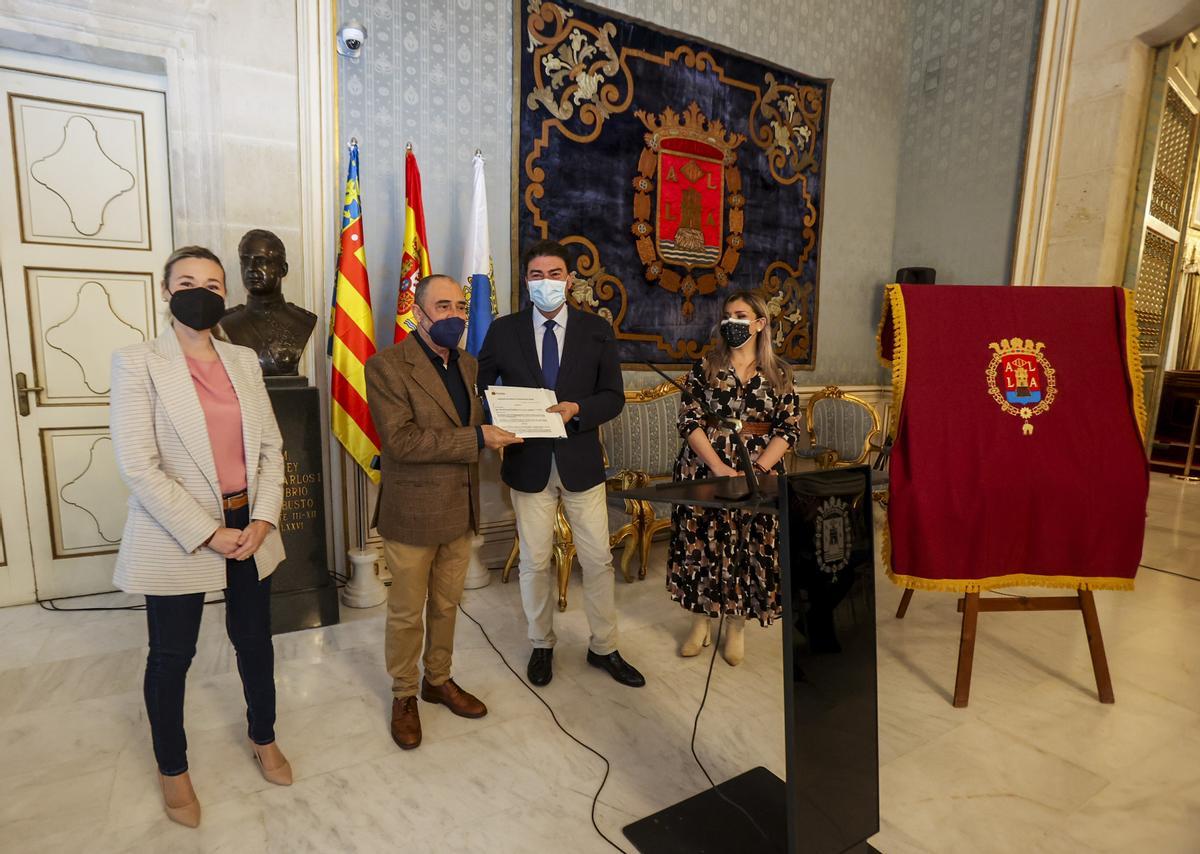 Logotipo del centenario del Mercado Central de Alicante