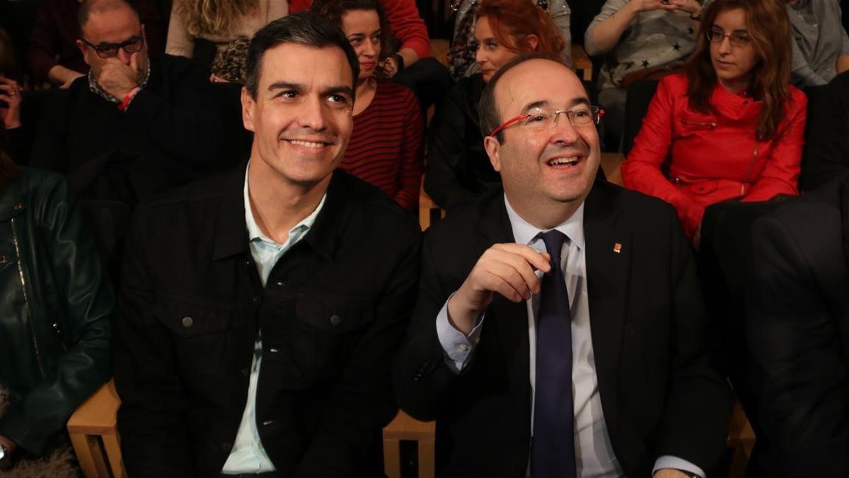 Pedro Sánchez junto a Miquel Iceta en el acto electoral del PSC en Girona.