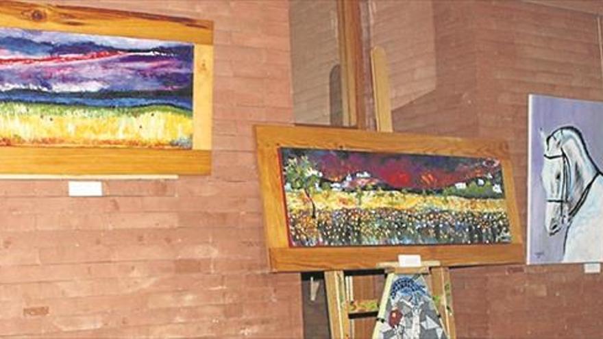 la escuela de arte exhibe sus trabajos en centro alcazaba