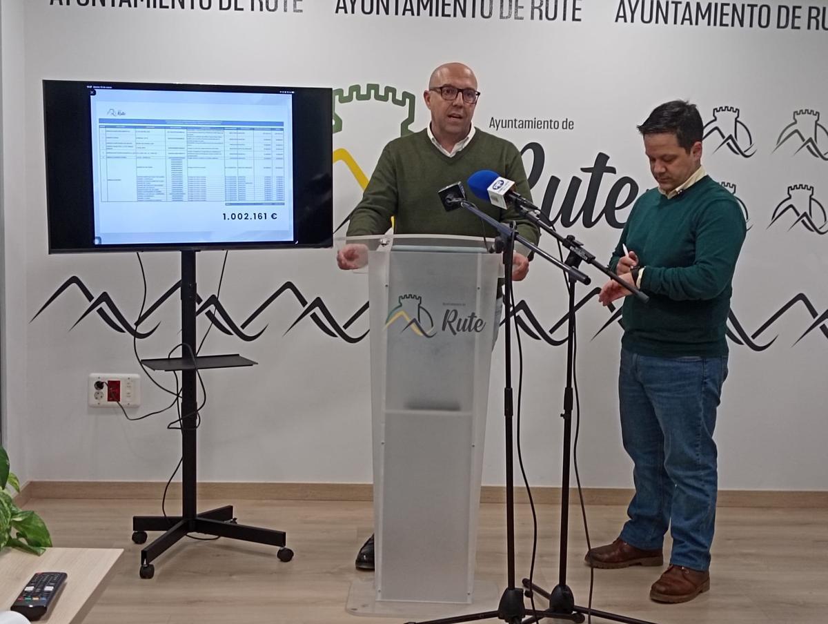 David Ruiz y Rafael García, en la rueda de prensa sobre los daños del temporal en Rute.