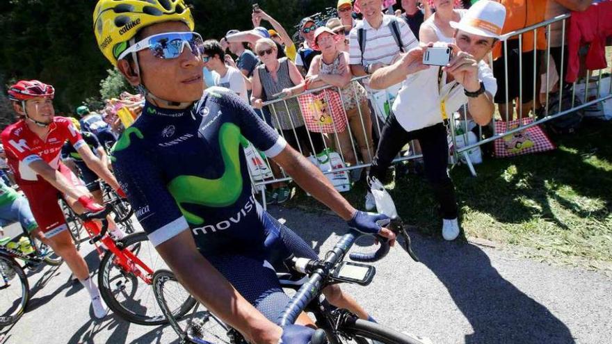 Quintana en la salida de la décimo sexta etapa del Tour de Francia entre Moirans en Montagne y Berna.