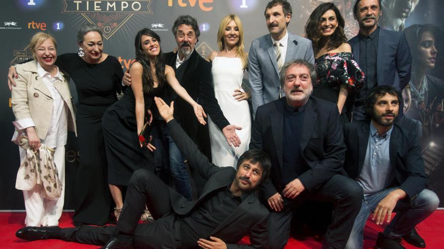 Parte del equipo de &#039;&#039;El Ministerio del Tiempo&#039;.