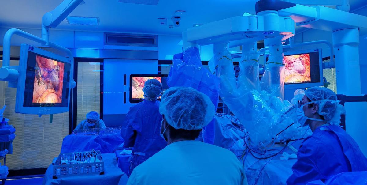 Tecnología avanzada en la Unidad de Cirugía robótica de Clínica Rotger.