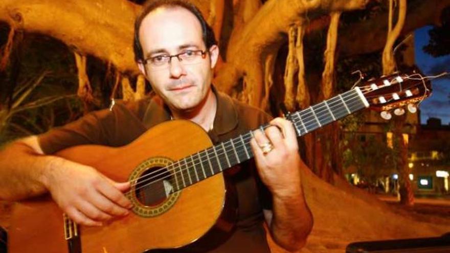 El cantaor Curro Piñana enseña flamenco