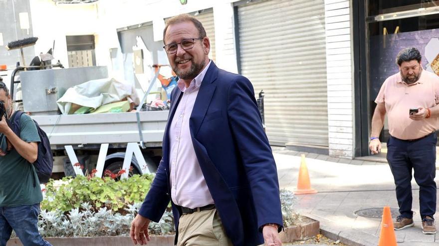 Cargan contra Guillén por su "caótica" gestión de la plantilla municipal y el "deterioro de los servicios públicos" de Murcia