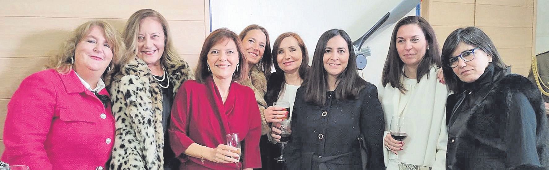 María Jesús, Águeda, Elvira, Pilar, Mamem, Susana, Cuca y Eugenia.