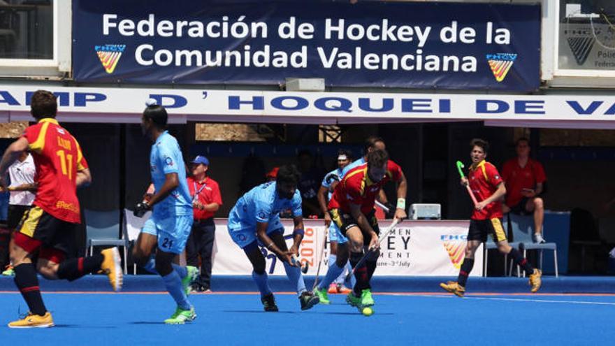 Partido de selecciones en el Polideportivo de Beteró