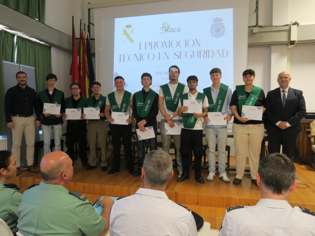 El IES Ítaca de Zaragoza de celebra la graduación de la primera promoción en Aragón del Grado Medio de Técnico en Seguridad