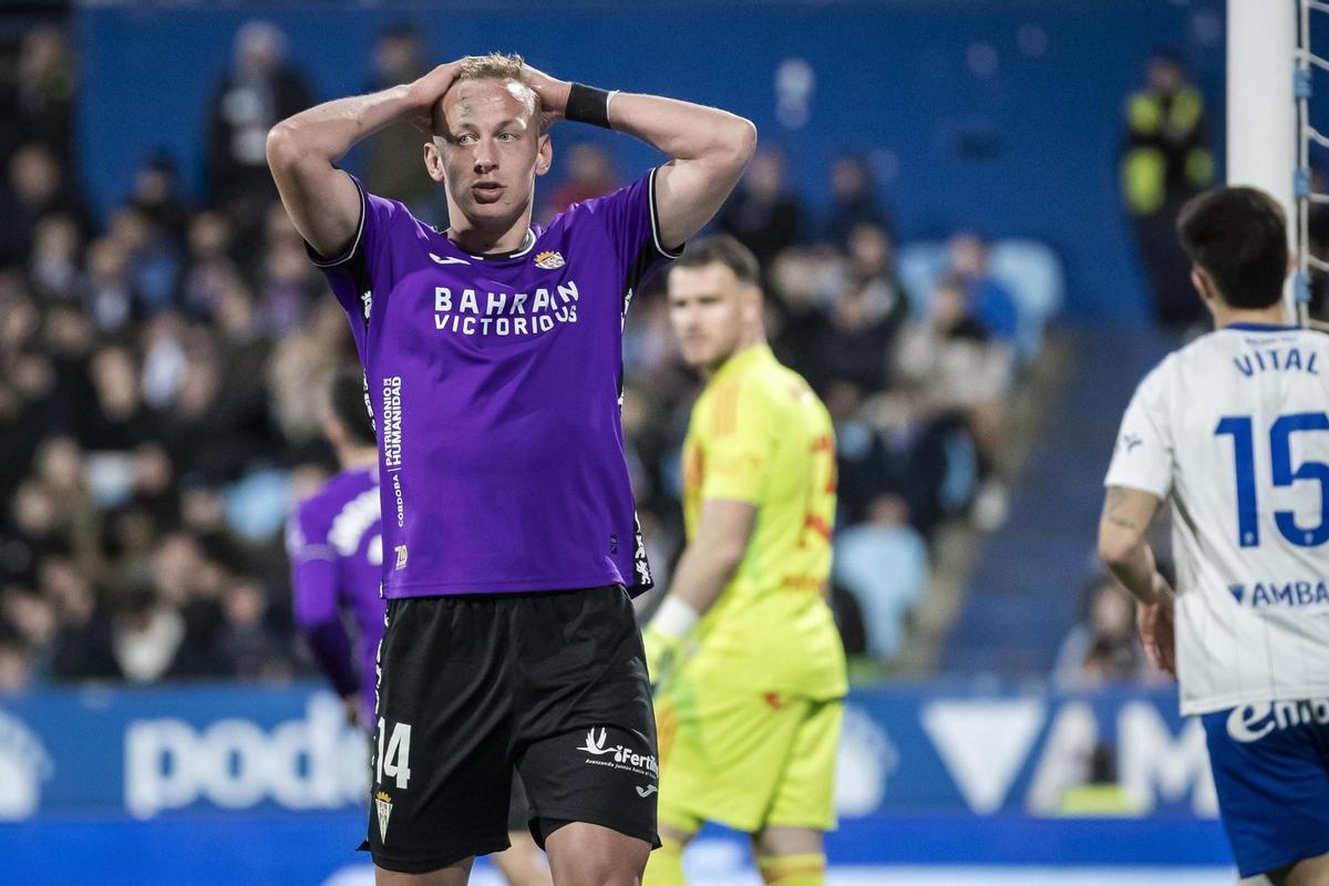 Obolskii se lamenta tras una ocasión durante el choque ante el Zaragoza en La Romareda.