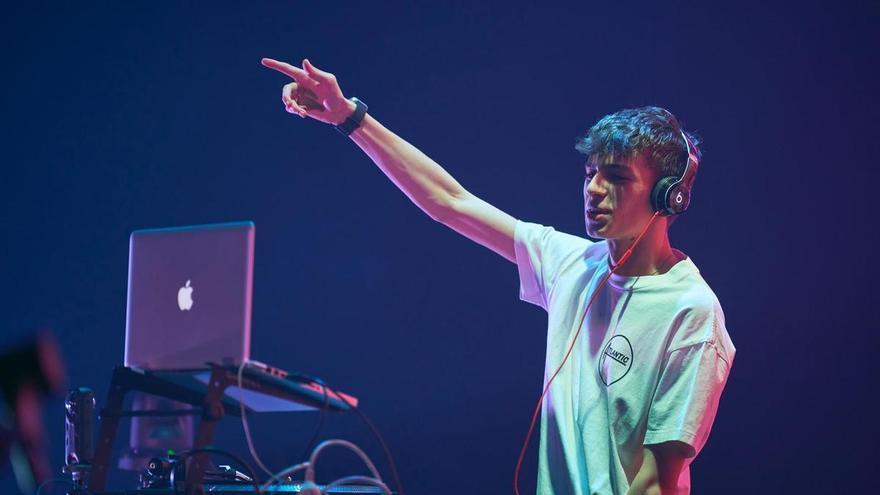Dj Ricardo: «Somos malabaristas de los tocadiscos, hacemos cosas muy chulas para el público»