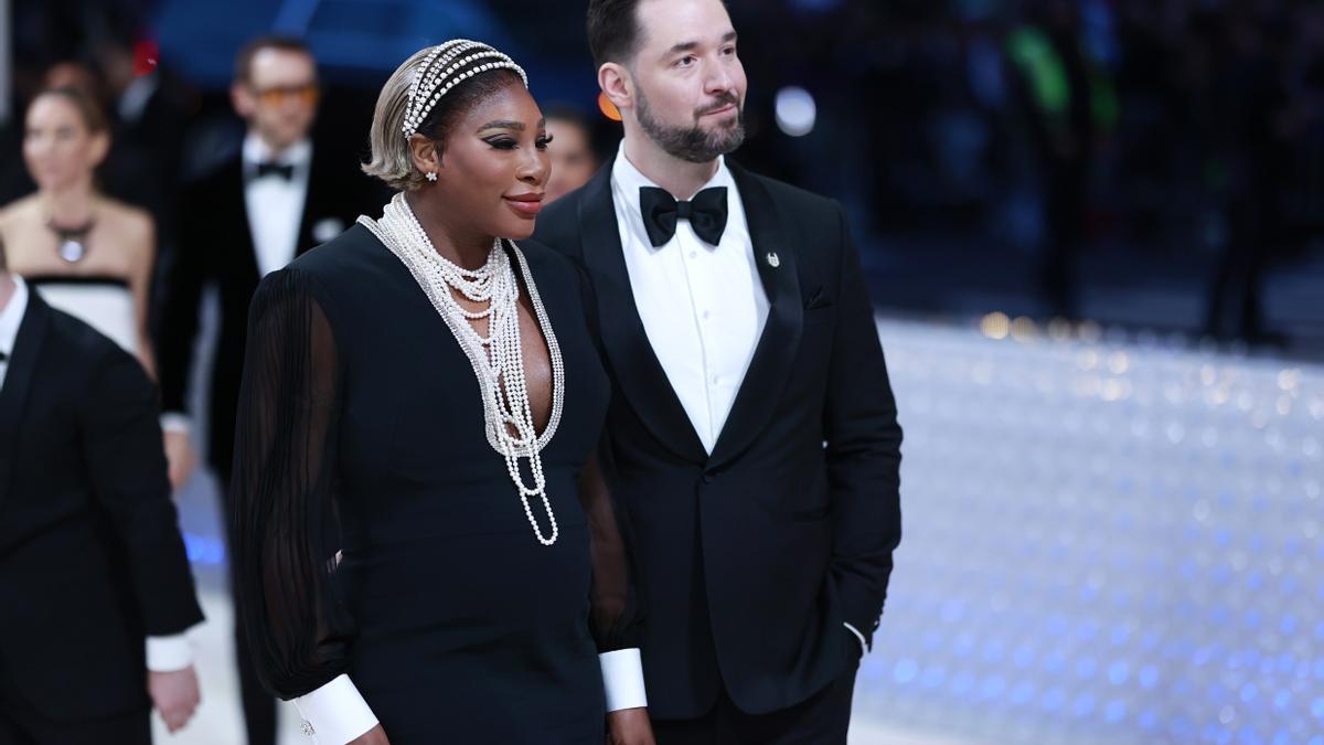 Serena Williams y Alexis Ohanian llegan a la alfombra de la Met Gala 2023