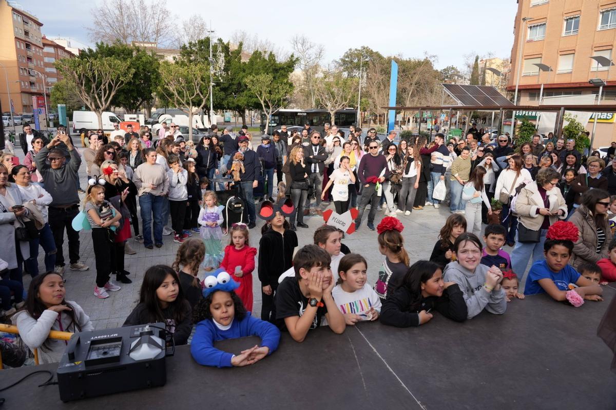 Mascotas disfrazadas en el Carnaval del Grau de Castelló. ¿Has participado? Búscate en esta divertida iniciativa