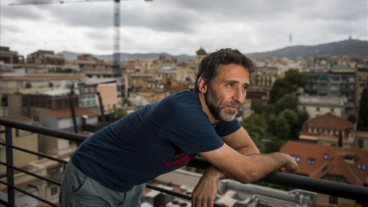 El dibujante Miguel Brieva, durante su visita a Barcelona para presentar 'La gran aventura humana'.