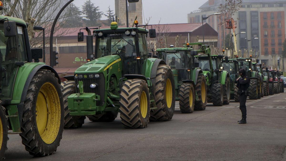 Las protestas de Francia inspiran una tractorada convocada por redes sociales en Zamora