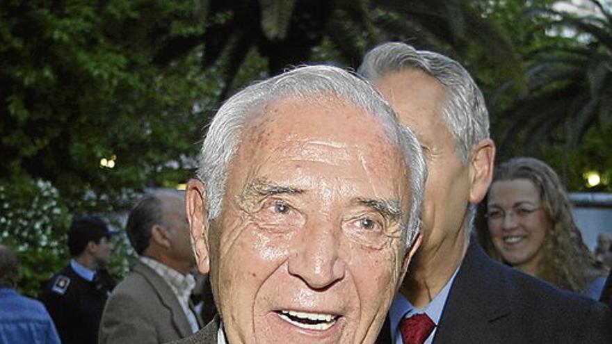 Muere González Cascos, primer alcalde de la era democrática en Cáceres