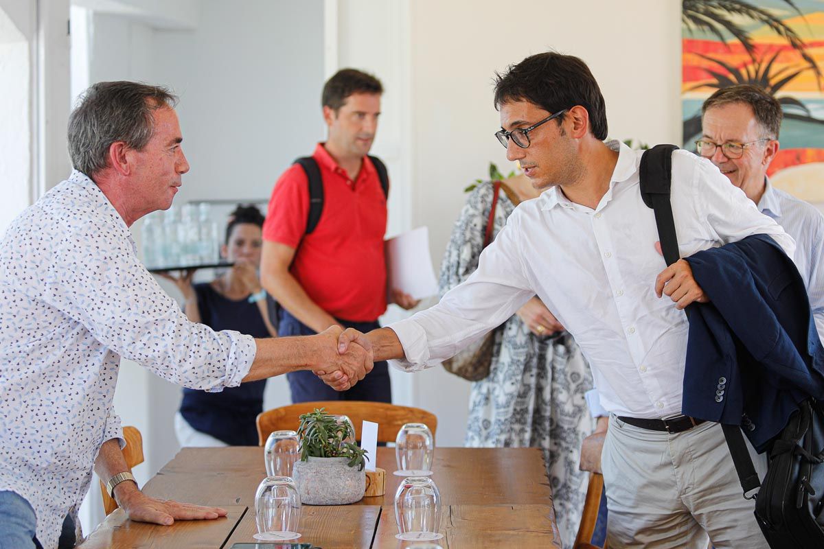 Reunión de Iago Negeruela en Sant Antoni con empresarios y hoteleros