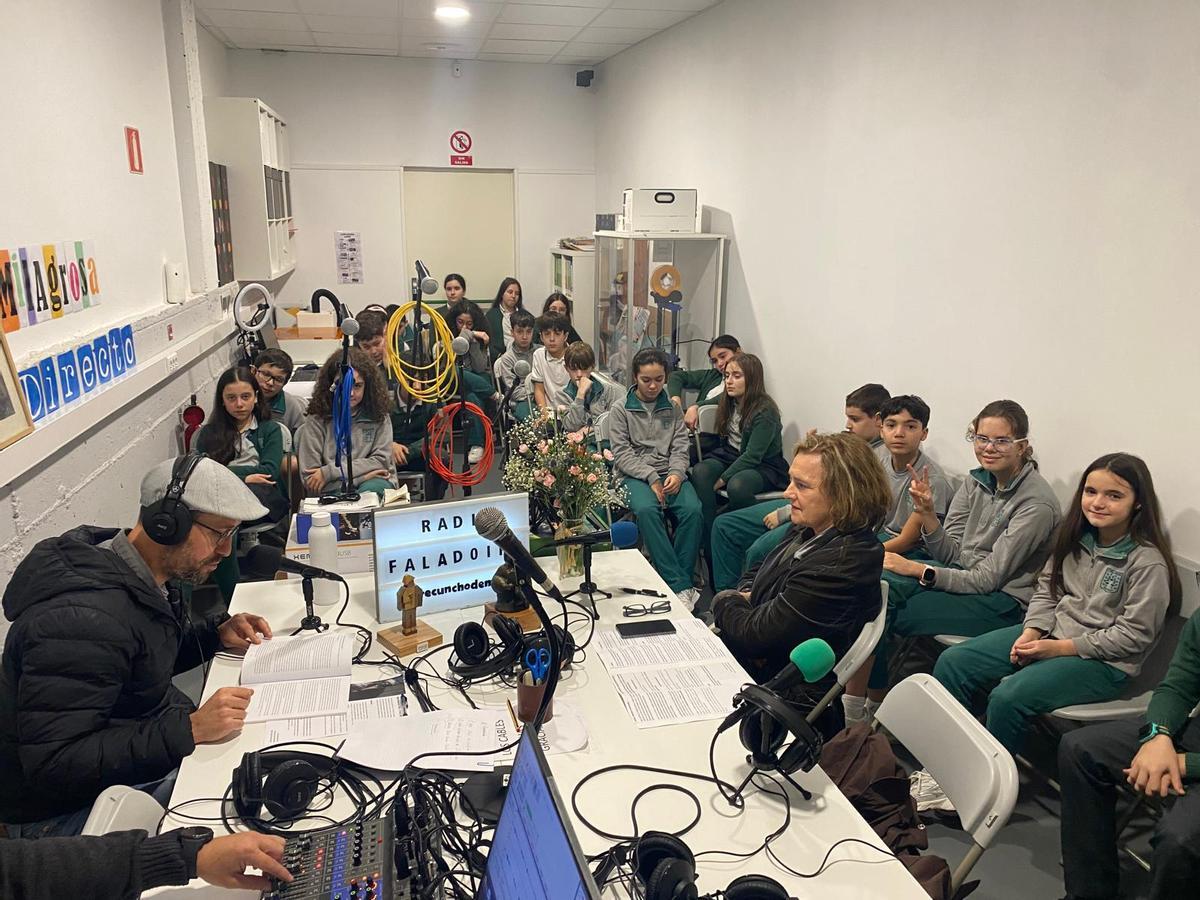 Programa de radio no colexio La Milagrosa para presentar o certame.
