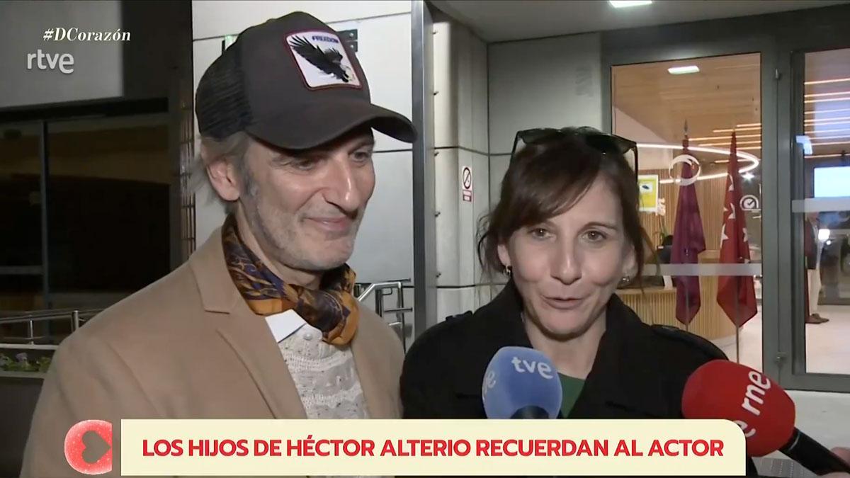 Ernesto y Malena Alterio hablan de su padre en el tanatorio