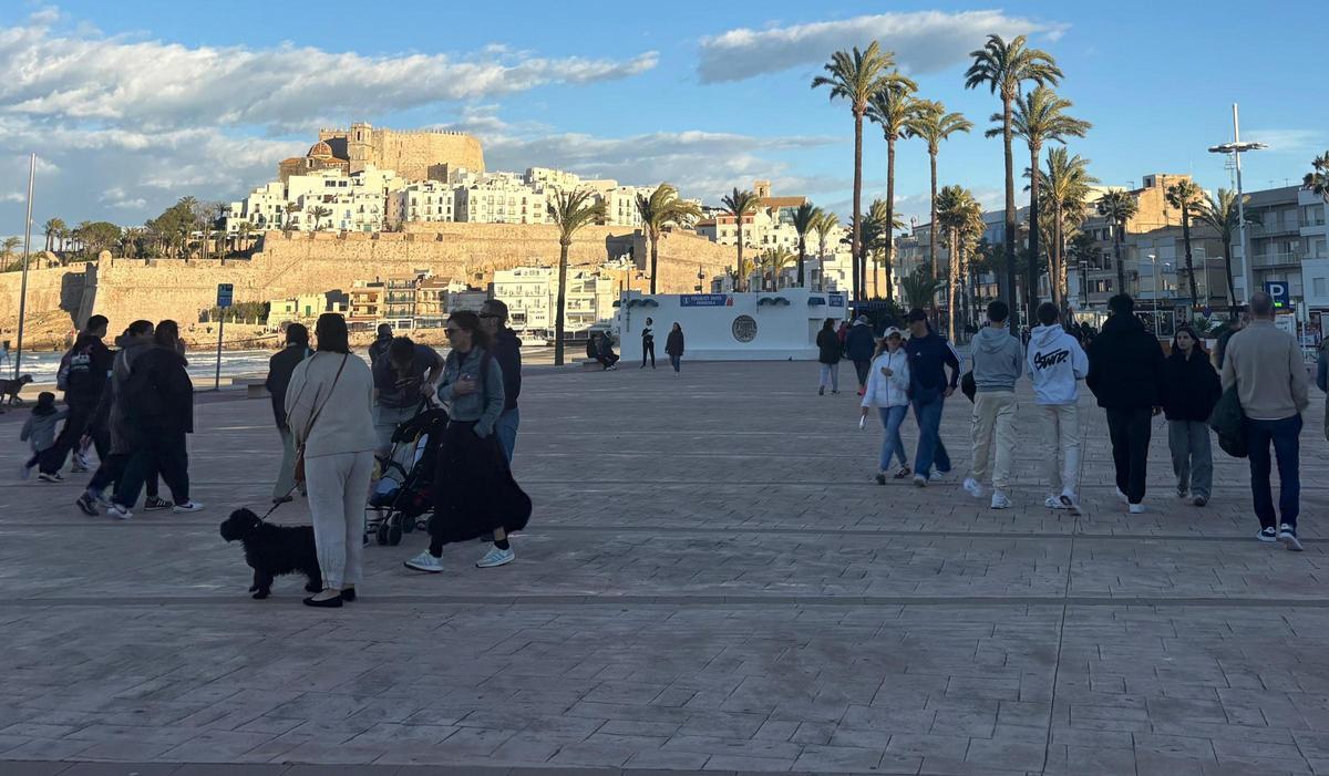 Peñíscola ya registraba este miércoles una importante afluencia de visitantes.