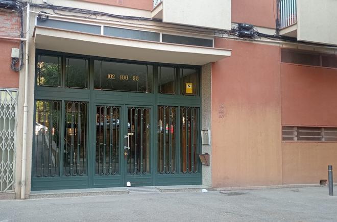 El asesino de su mujer en Barcelona la degolló ante uno de sus hijos y una vecina: "Mi papá mató a mi mamá"